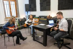 Photographies photographe professionnel d'un reportage à l'occasion des portes ouvertes de l'école de musique l'amplificateur à Saverne