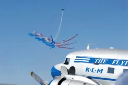 Reportage par un photographe professionnel pendant un meeting aérien avec la patrouille de France et le Flying Dutchman à Sarre-Union